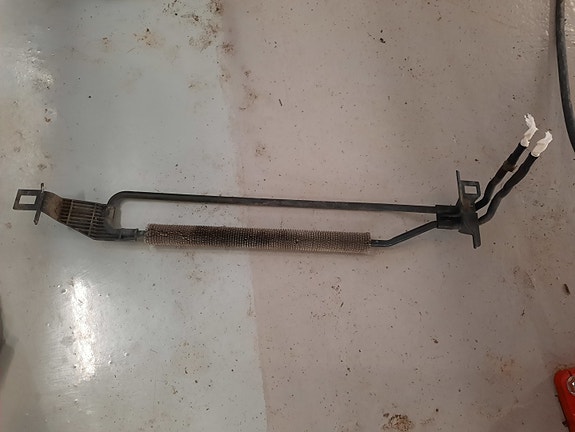 MB W211 320CDI ohjaustehostimen öljynlauhdutin