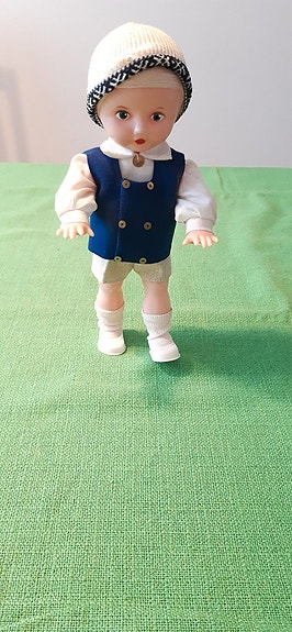 Vanha poika nukke