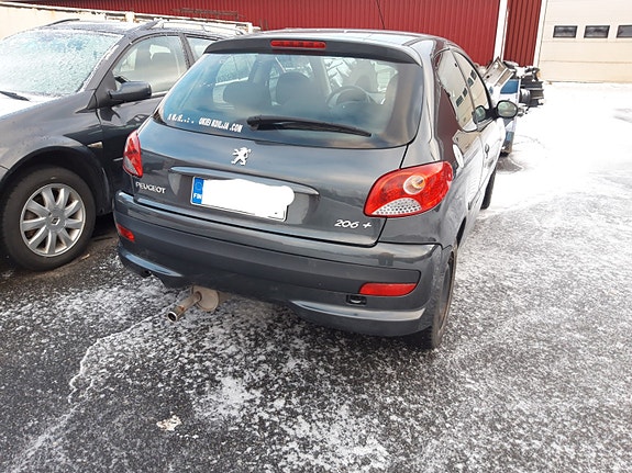 Peugeot 206+:n takavalot