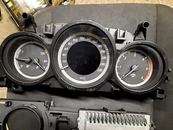 MB S204 C220CDI mittaristo
