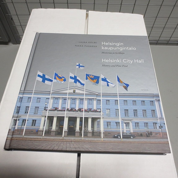Helsingin kaupungintalo Helsinki City Hall -kirja