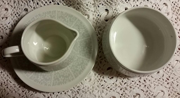 Vintage, sokerikko kermakko aluslautanen, yht.hintaan, Arabia, Pitsi