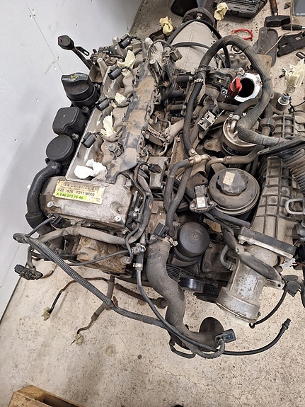 MB W211 220CDI moottori osina