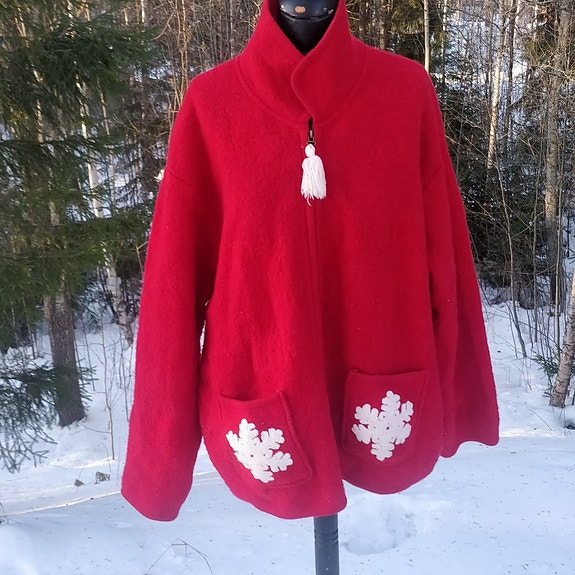 Tyylikäs punainen villatakki