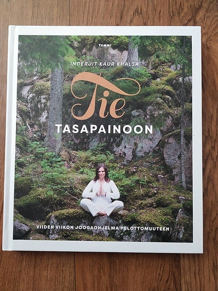 Uusi Tie tasapainoon kirja