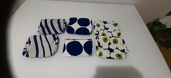 Marimekon meikkipussit ja tossut koko S ja L