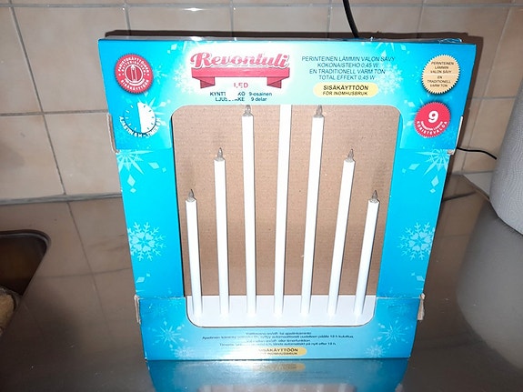 Revontuli led kynttelikkö uusi