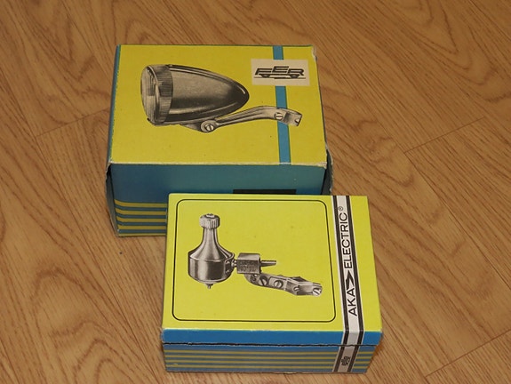 Polkupyörän dynamo ja lamppu