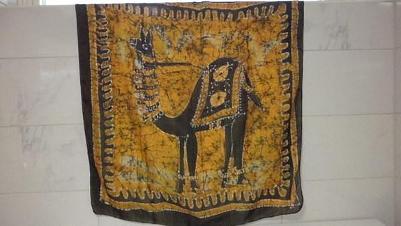 Uusi, iso 100% silkkihuivi, 85cm x 90cm