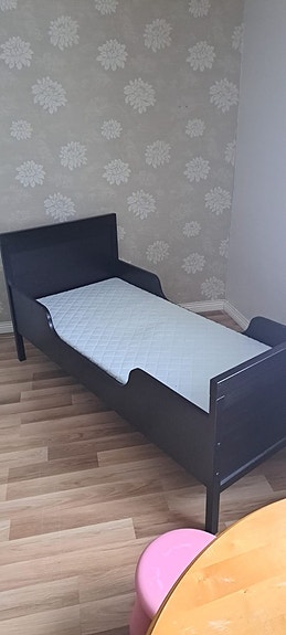 Ikea lastensänky + patja
