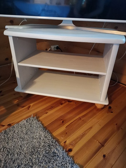 TV-pöytä