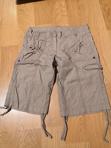 Hummel shortsit 130 cm