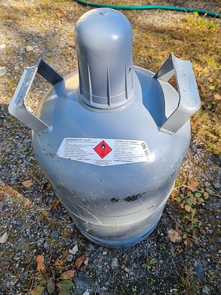 Nestekaasupullo 11kg täysi, sivuventtiili