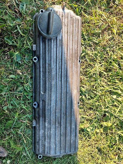 Porsche 924 venttiili koneiston kansi