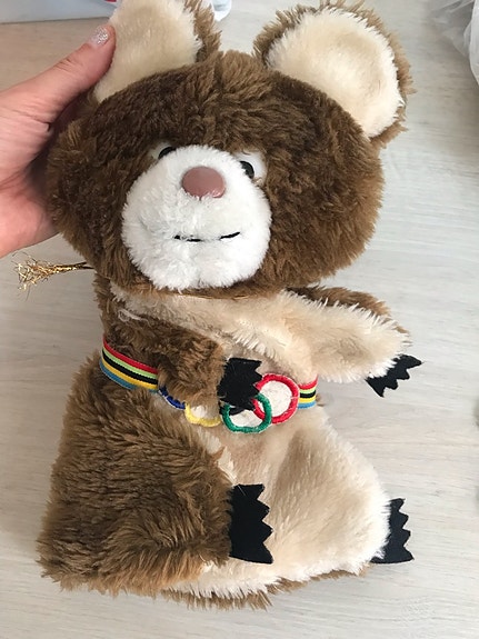 Miska karhu käsinukke