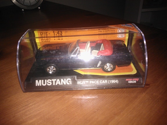Ford Mustang Indy Pace car ( 1964 ) pienoismalli
