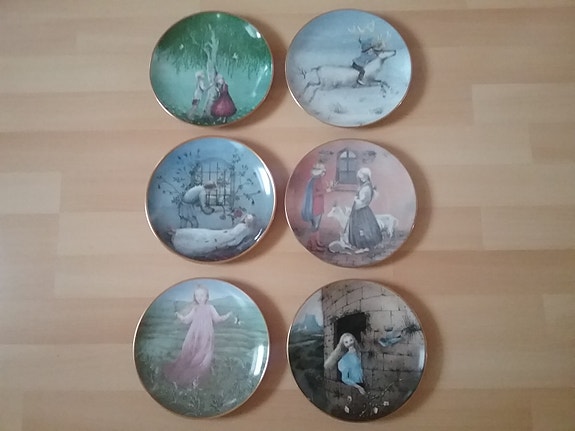 Zacharias Topelius -satuaiheiset seinälautaset