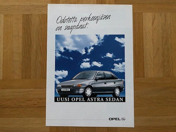 Esite Opel Astra F Sedan porrasperä