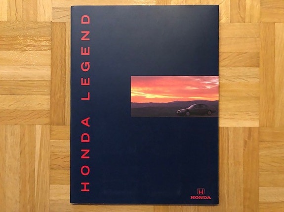 Lehdistökansio Honda Legend 1996. Esite