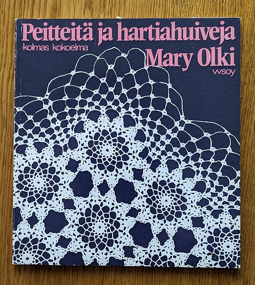 Mary Olki, Peitteitä ja hartiahuiveja