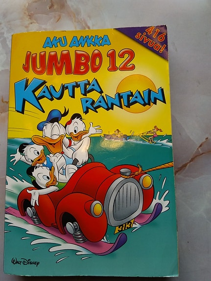 Aku Ankan Jumbo 12 sarjakuva-kirja