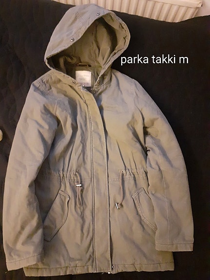 Naisten takkeja