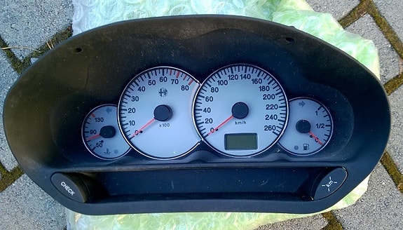 Alfa Romeo 166 mittaristo