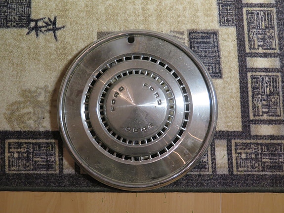 Ford pölykapseli.1 kpl.