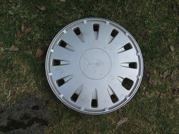 Nissan pölykapseli. 1  kpl.