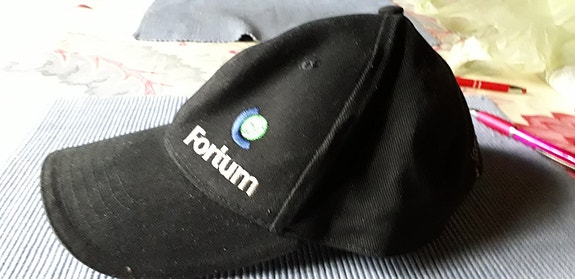 Musta lippalakki