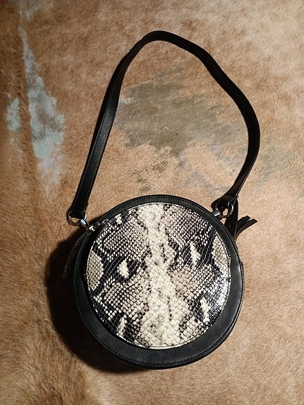 Other Stories aito nahkalaukku crossbody olkalaukku
