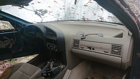 Bmw e36 sedan purku osia