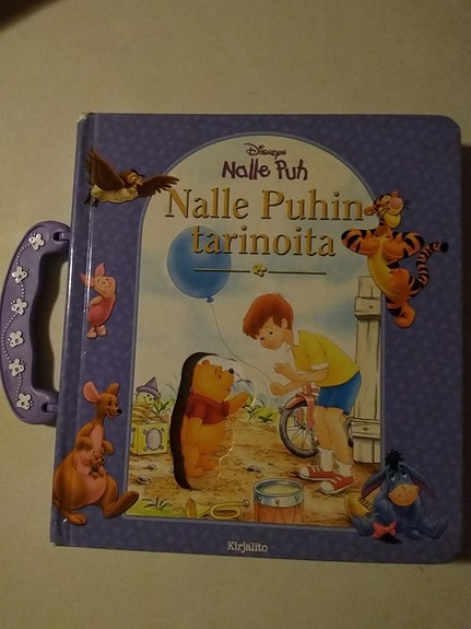 Lasten paksusivuinen kirja 18