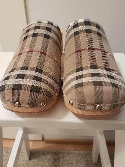 Upea ja aito Burberry puukengät - koko 40