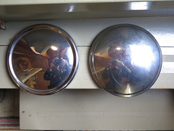 Product image 1 of 2