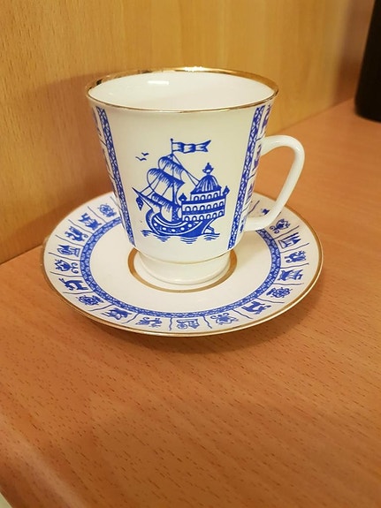 Lomonosovin kupit/lautaset