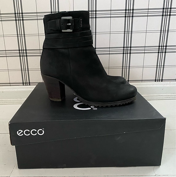 Eccon lämpimät talvinilkkurit 37