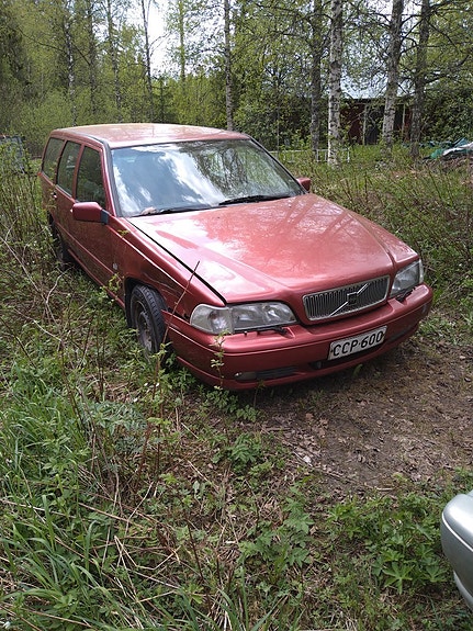 Volvo V70 2.4 manuaali 1998 osia