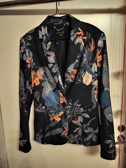Product image 1 of 4