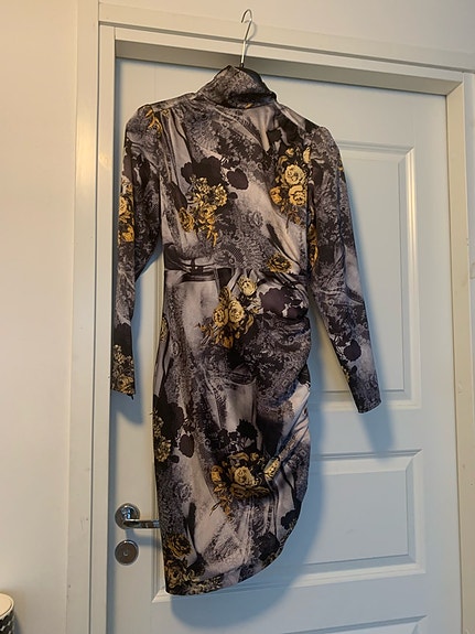 GUESS by Marciano mekko XS