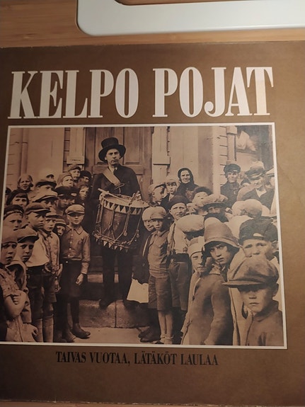 Kelpo pojat, Yö uinuu, tuuli hyräilee LP