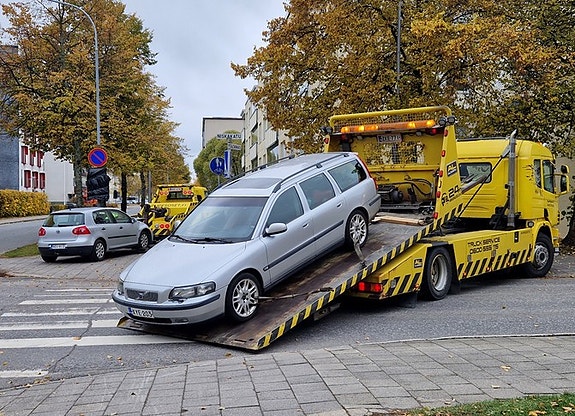 Volvo V70, vm2000 varaosia