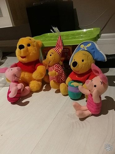 Nalle puh pehmot 4kpl sekä Nasu 2kpl ja tikru 1kpl