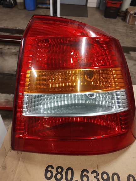 Opel Astra takavalot