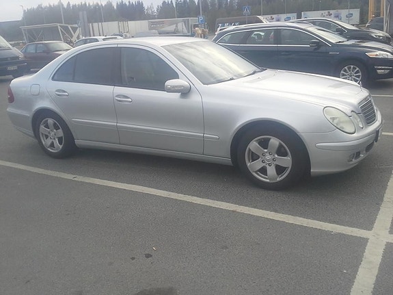 Mersu W211 osina