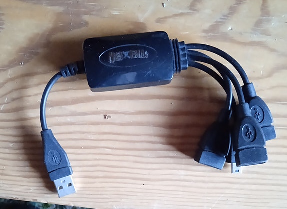 USB jakaja