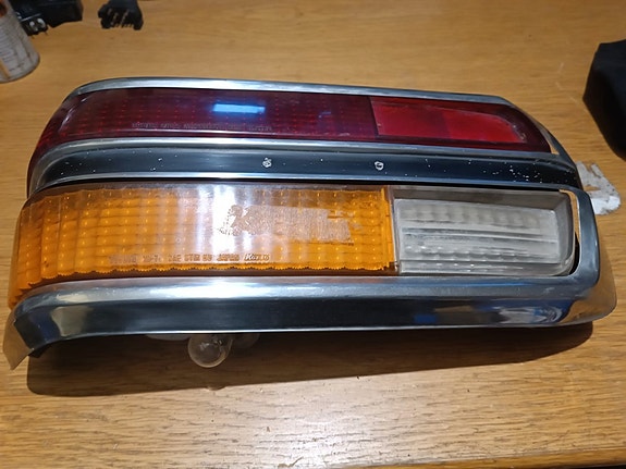 Toyota Corona vasen takavalo