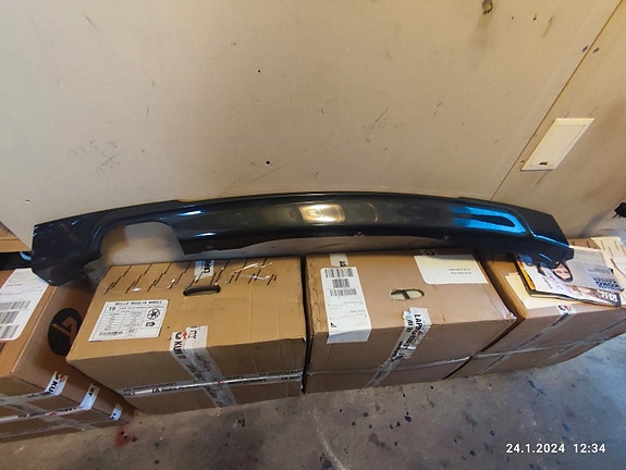 Bmw 3 f30 f35 f31 takapuskurin alaosan lista