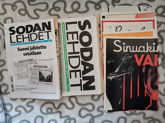 Sodan lehdet- kokoelman osia.