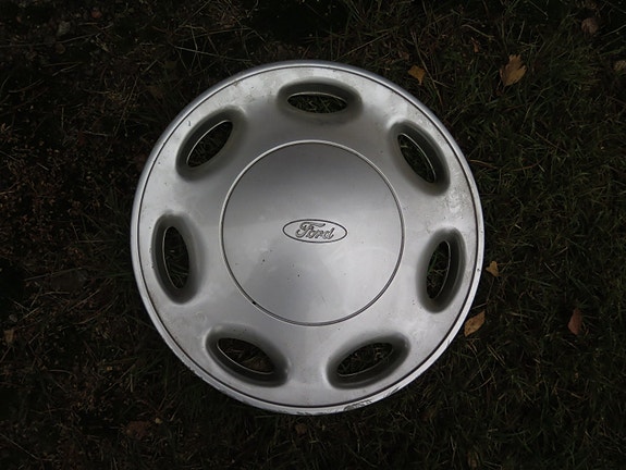 Ford Mondeo pölykapseli. 1 kpl.